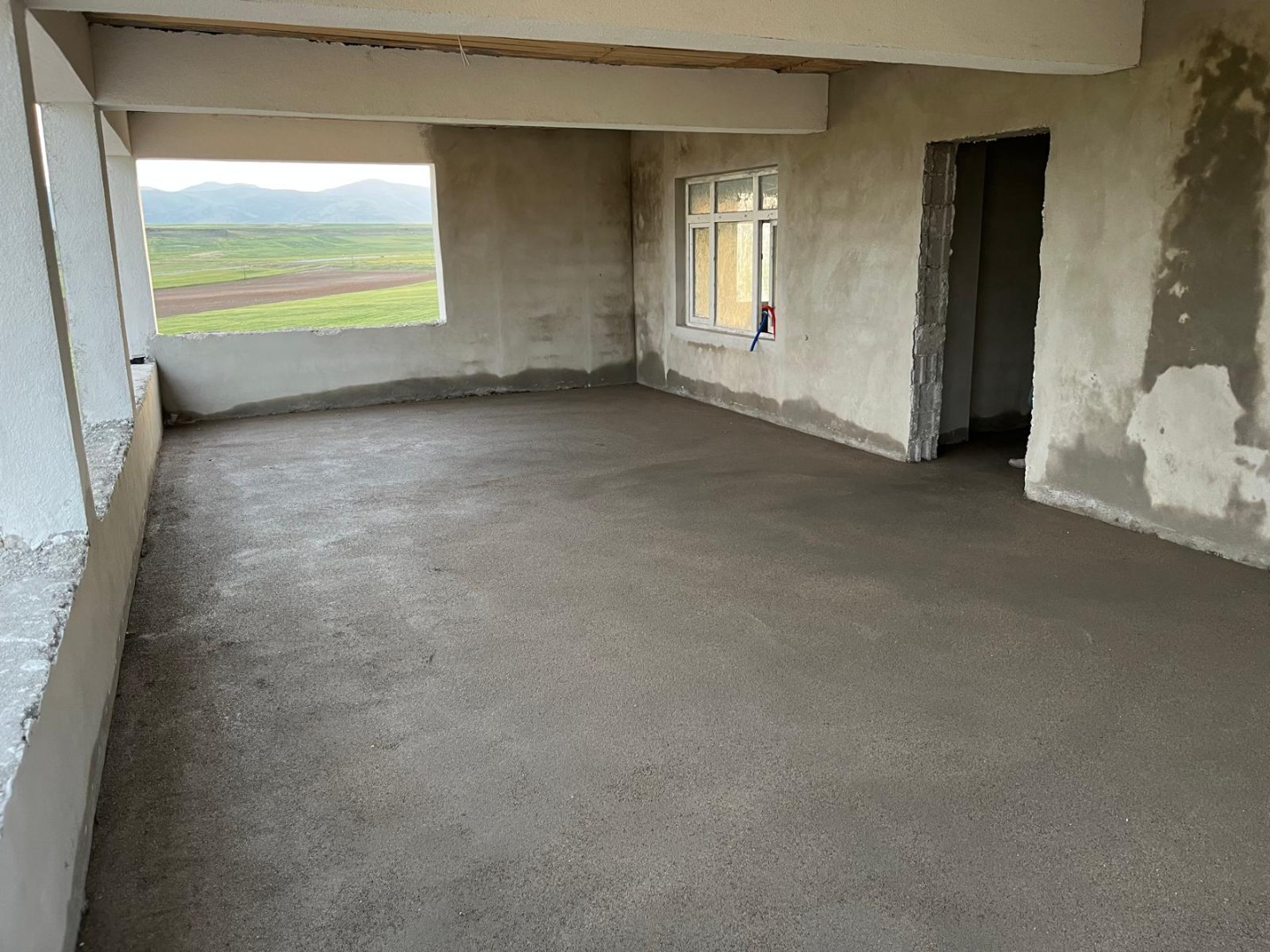 KAYSERİ DEVELİ ŞAHMELİK MAHALLESİNDE KABASI BİTMİŞ SATILIK EV VE TARLA